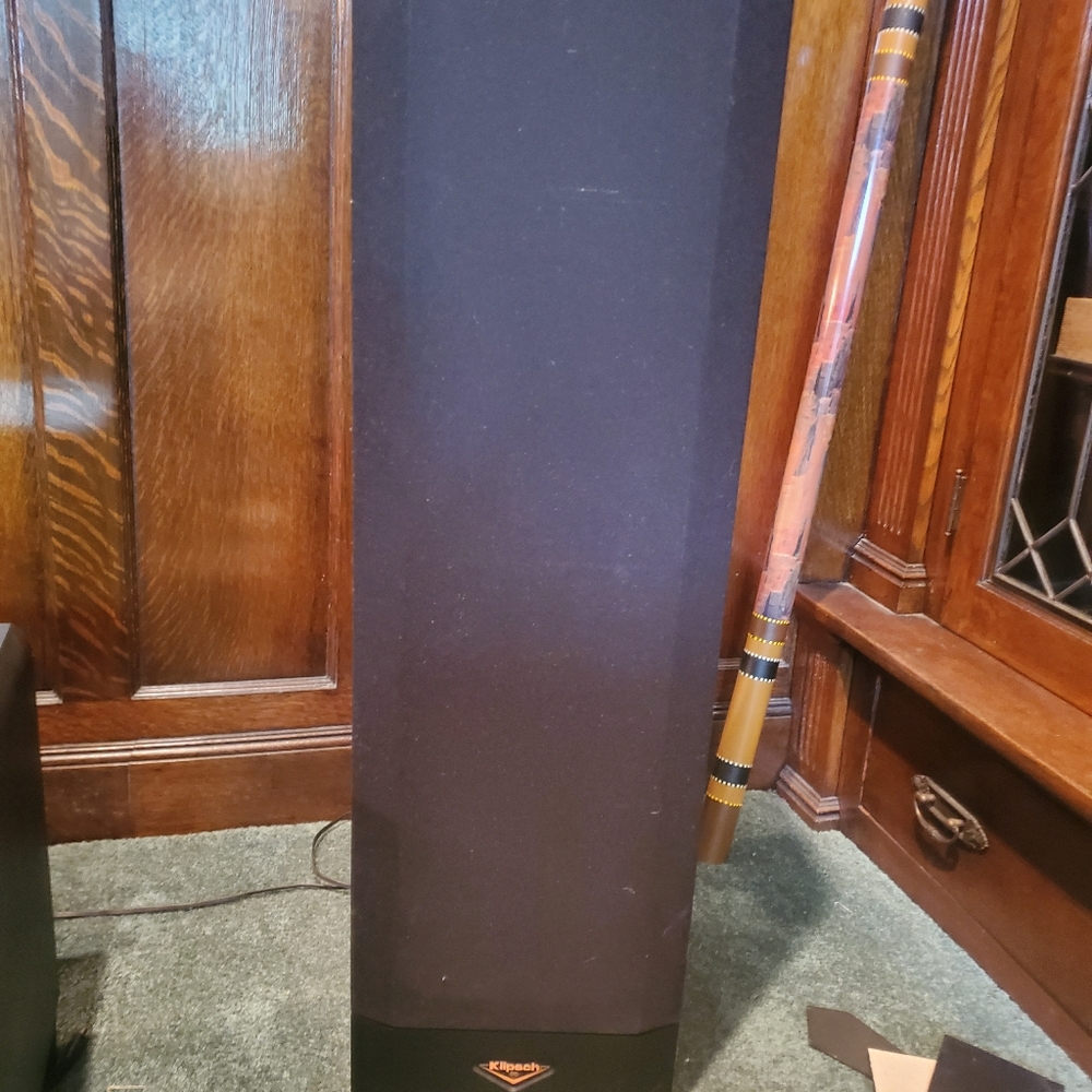 Klipsh Subwoofer and 2 floor speakers